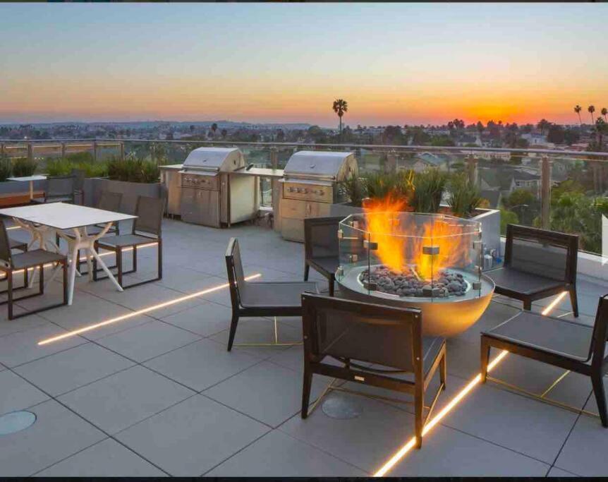 Apartamento Relax On Wilshire With A View Los Ángeles Exterior foto